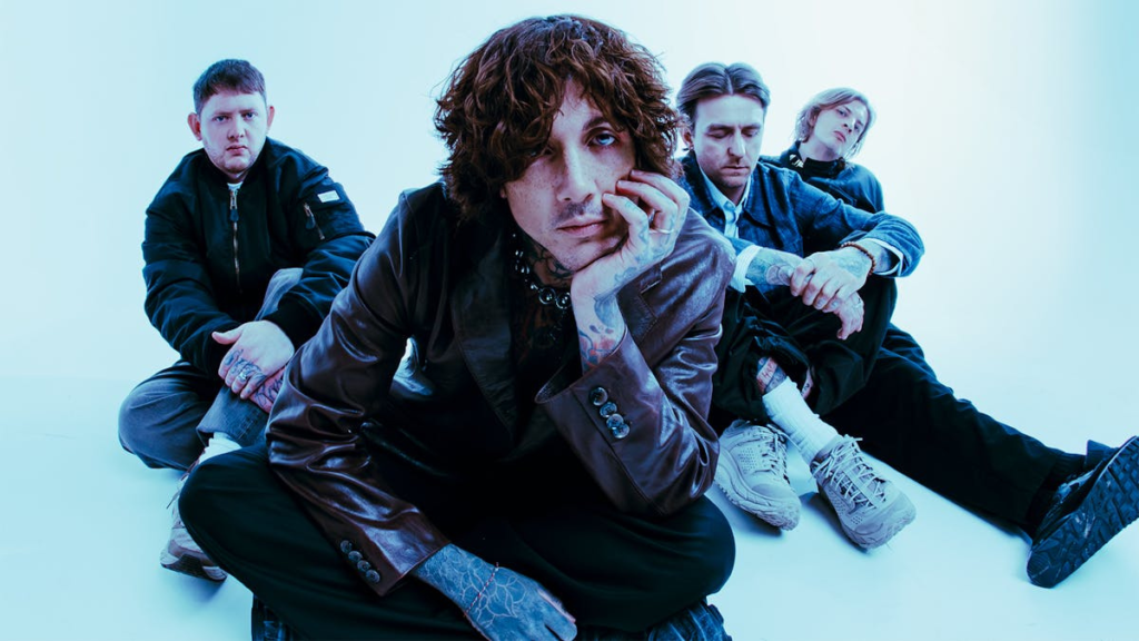 Foto dos integrantes do Bring Me The Horizon: Lee Malia, Oliver Sykes, Mat Nicholls e Matt Kean.